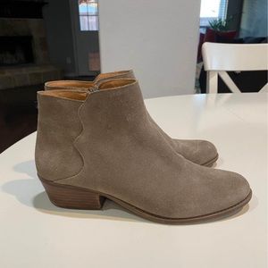 Crown Vintage taupe suede booties size 10